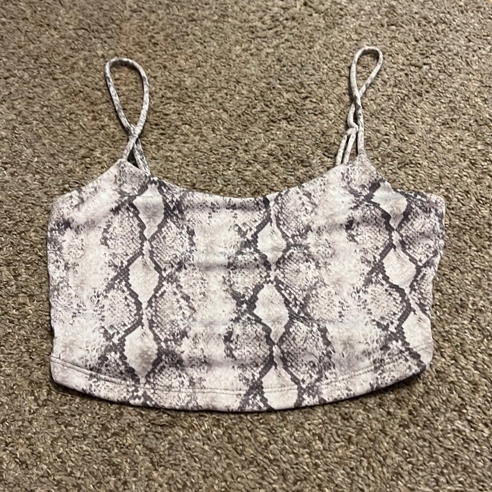 forever 21 snake print top🤍